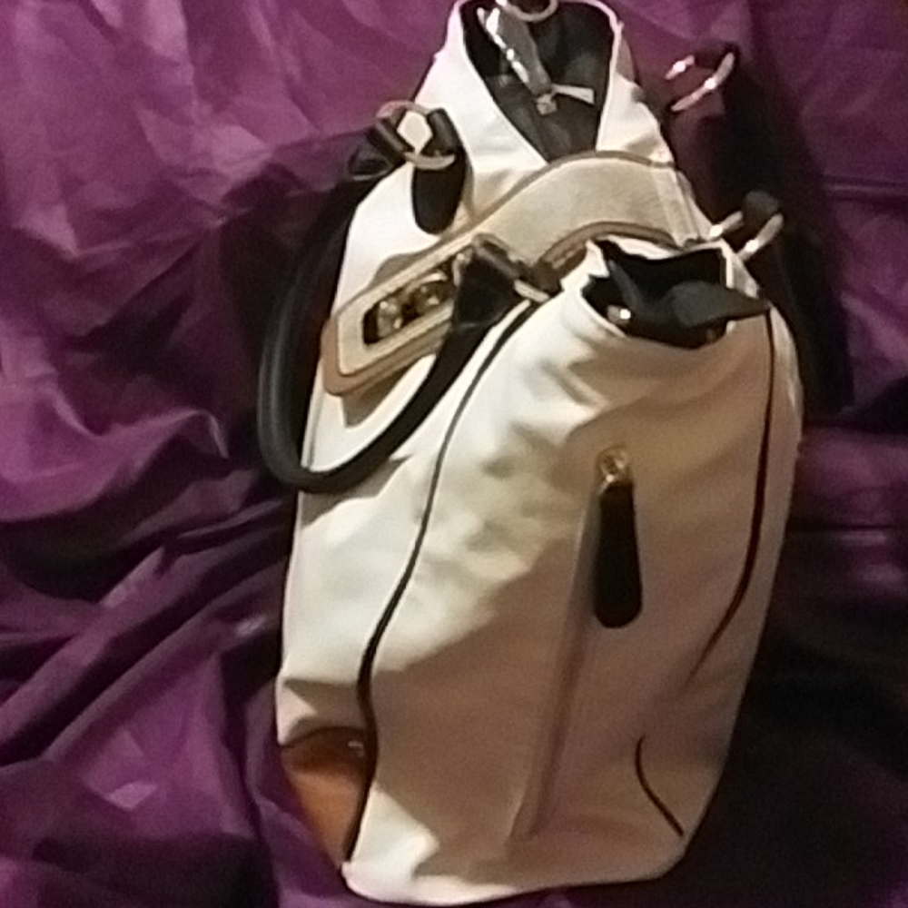Aldo - Picture 14 of 16